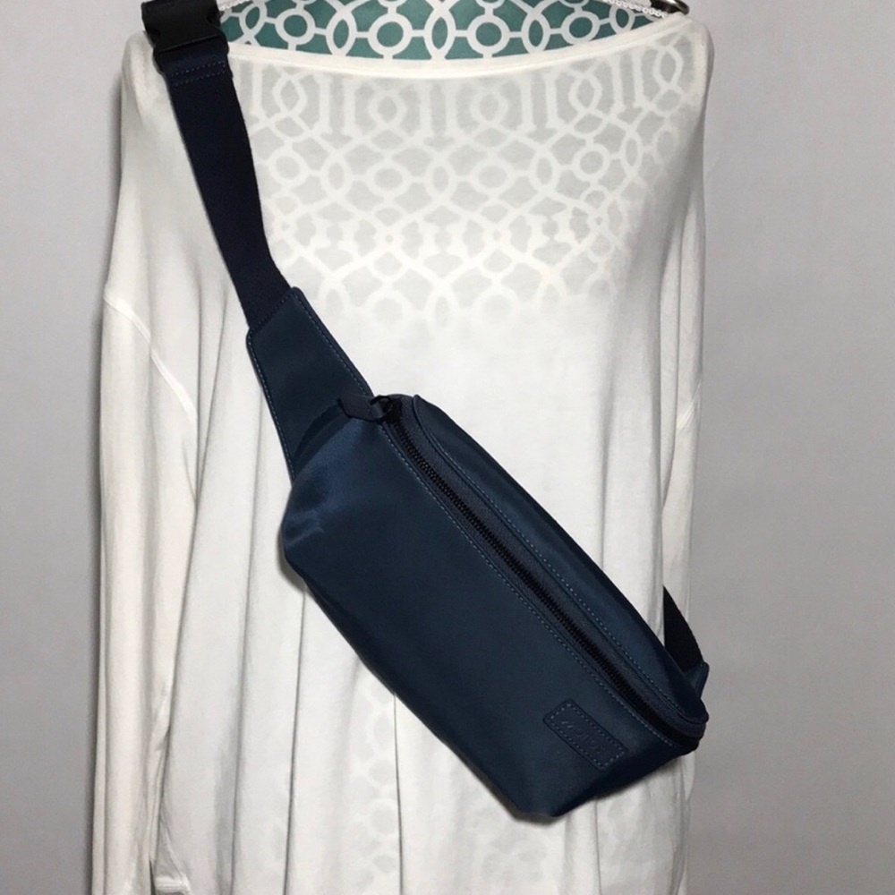 Monos Brand Dark Blue Metro Sling Dark Blue Travel Bag Waist Pack